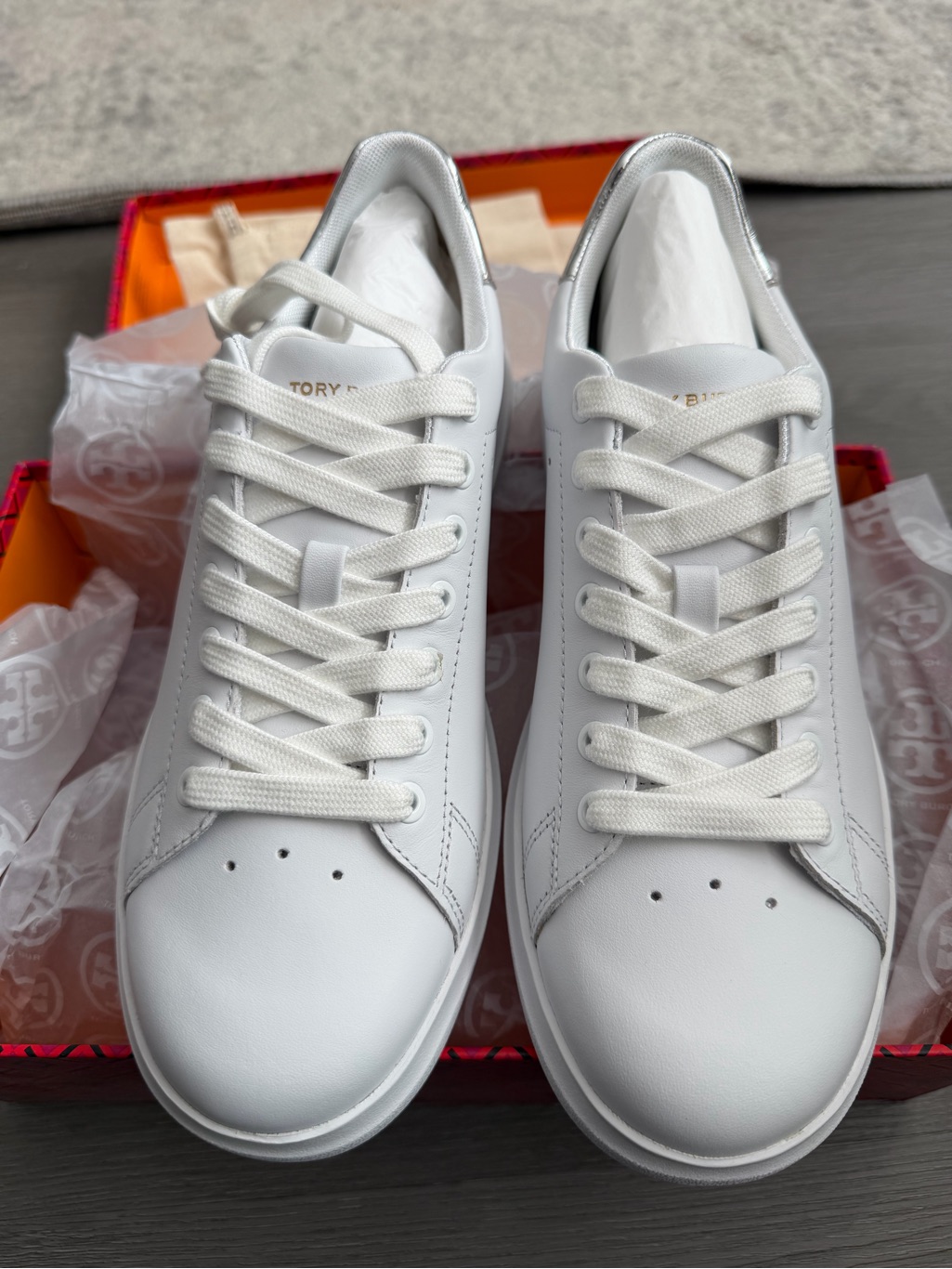 Tory Burch Women's Howell Court Sneakers, Titanium White/Silver, 7 Medium Us